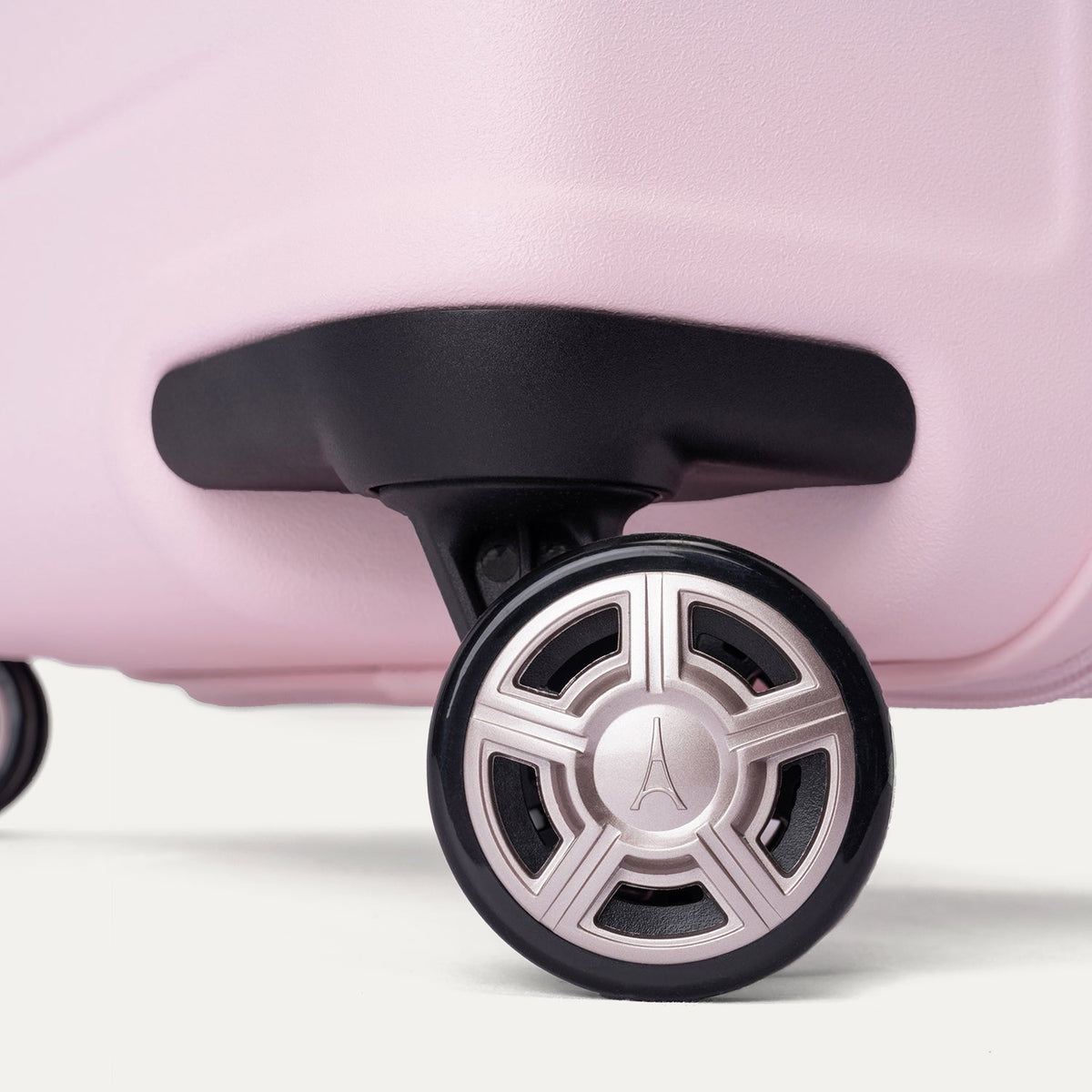 Platinum® Elite Medium Check-In Hardside Spinner