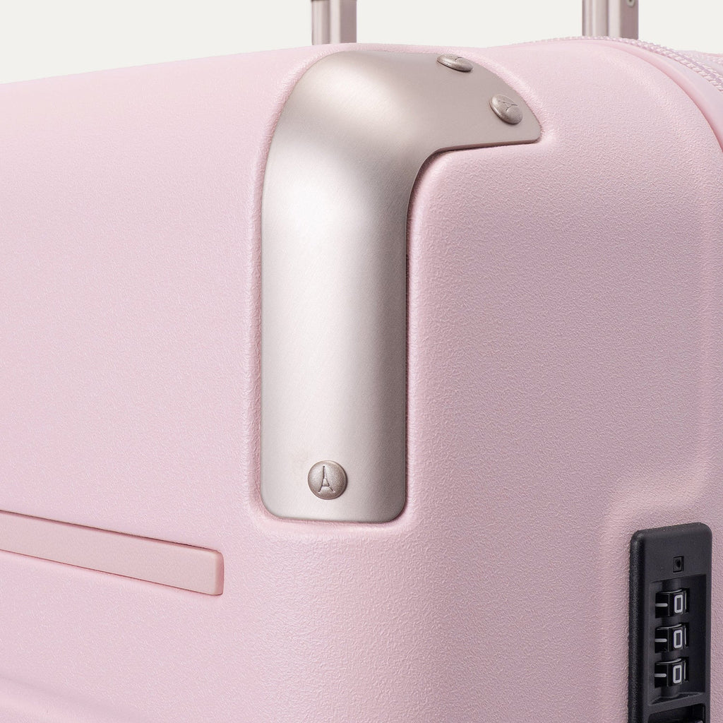 Platinum® Elite Medium Check-In Hardside Spinner