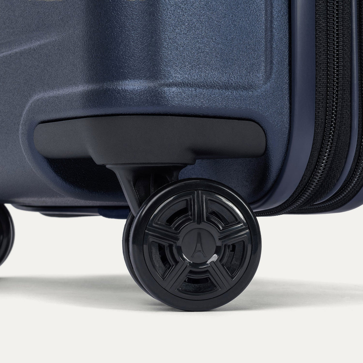 Platinum® Elite Medium Check-In Hardside Spinner