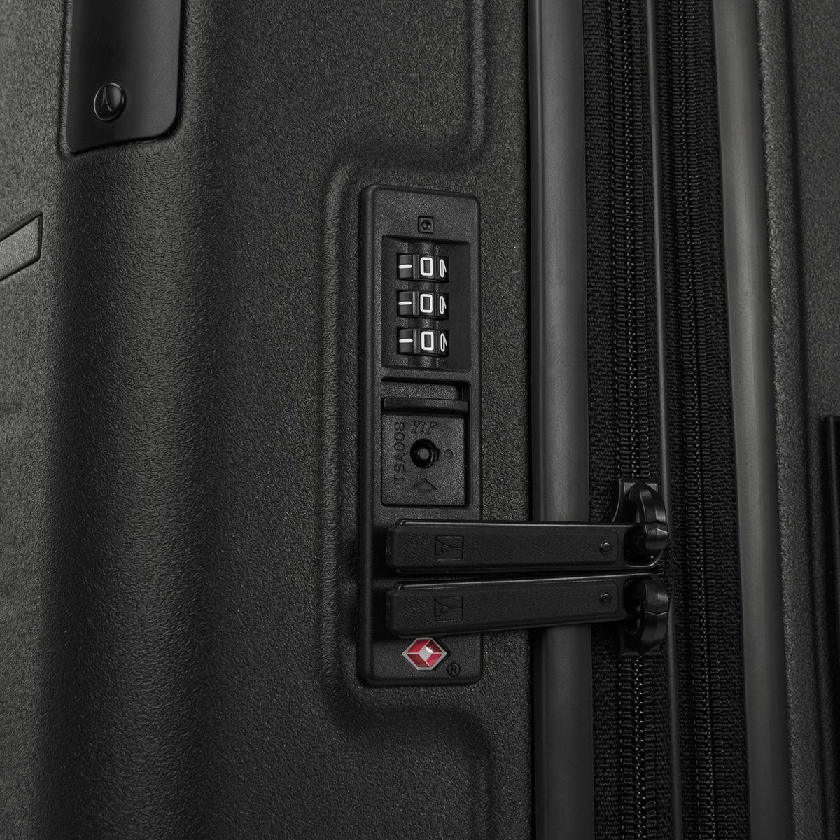 Platinum® Elite Medium Check-In Hardside Spinner