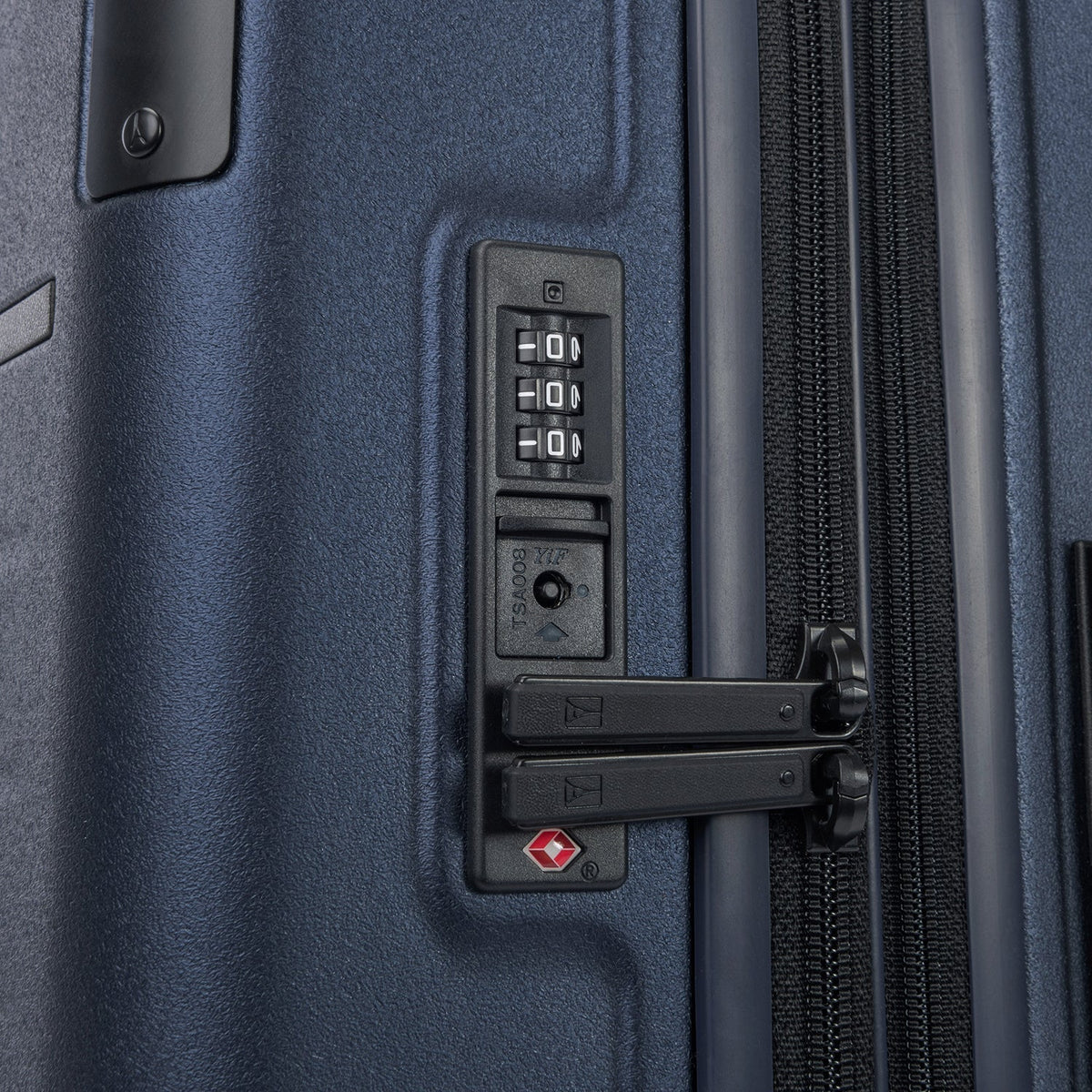 Platinum® Elite Medium Check-In Hardside Spinner