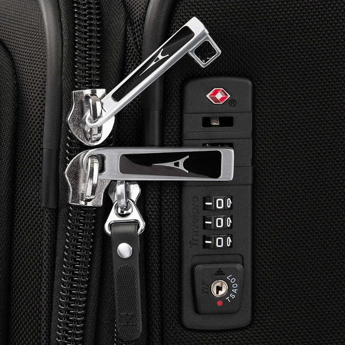 Platinum® Elite Medium Check-In Spinner
