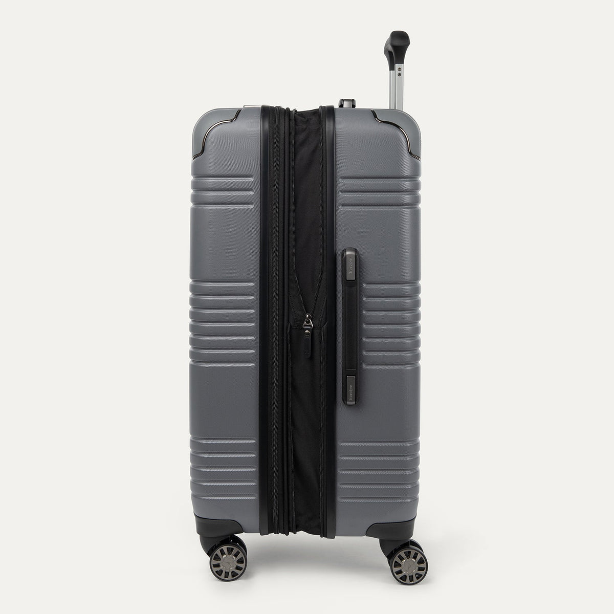 Roundtrip® Medium Check-in Expandable Spinner